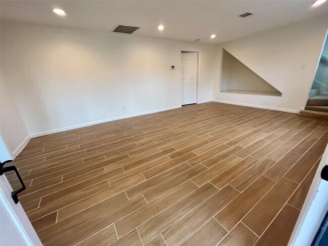 Foto del edificio - 302 Moody St