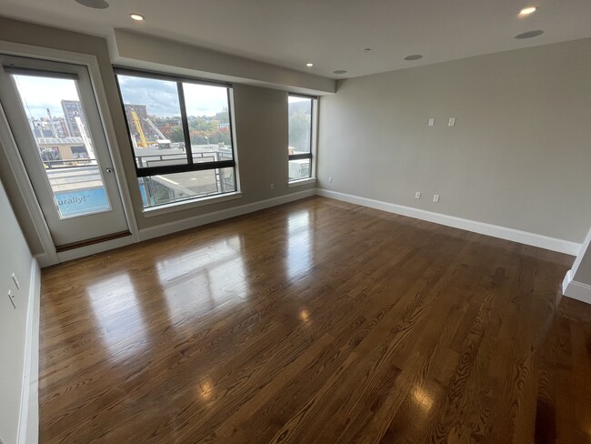 Foto del edificio - 263 W 2nd St