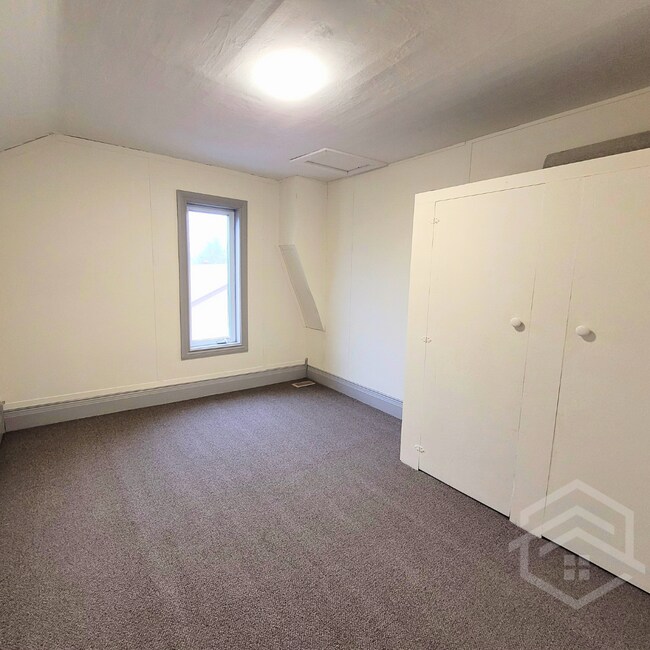 Photo du bâtiment - 2-Bedroom Unit available in Norwich!!