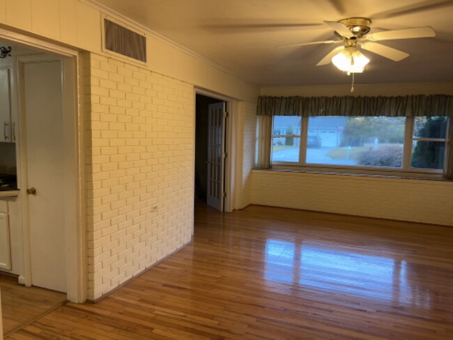 Building Photo - 317 Acco Rd