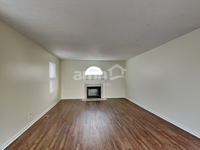 Foto del edificio - 7450 Sterling Springs Way