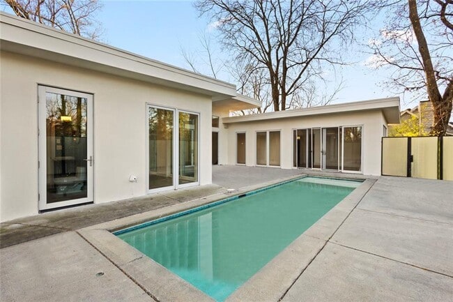 Foto del edificio - 935 Custer Ave SE