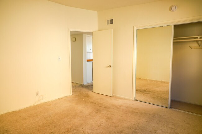 Foto del edificio - 3513 Alma Ave