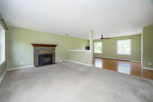 Building Photo - 37 Pine Ln