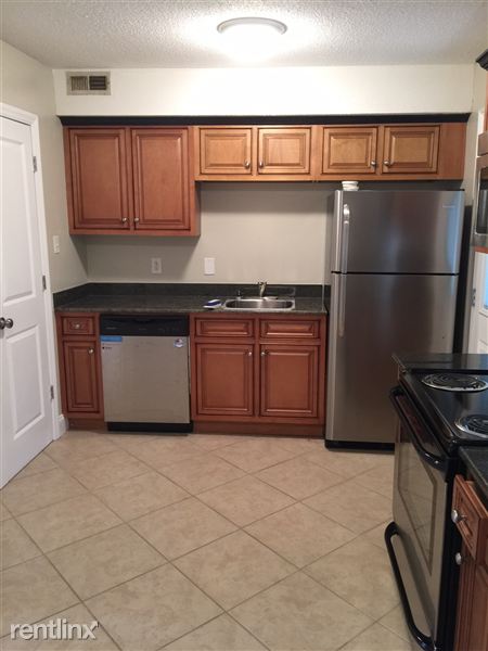 Building Photo - 1465 Grant Cir