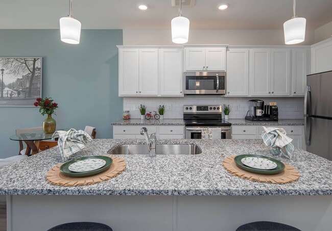 Building Photo - Crest at Arden Village Apartments