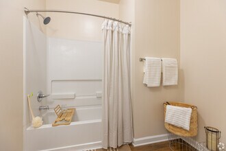 Building Photo - Ardmore Springs