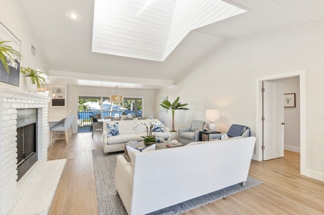 Foto del edificio - 161 1st St E