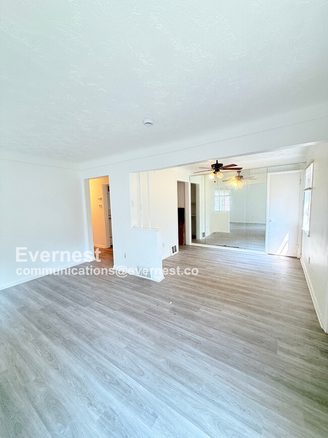 Building Photo - 20527 Rosemont Ave