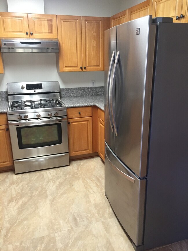 Foto del edificio - Large Condo with 2 bedrooms, 2 baths