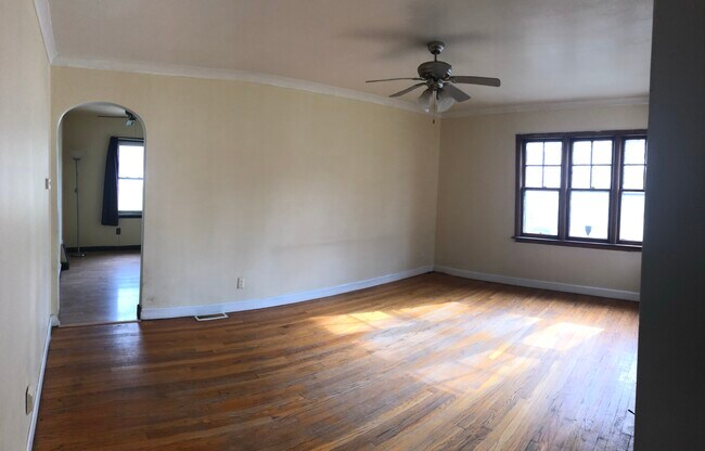 Building Photo - 568 S Osborn Ave