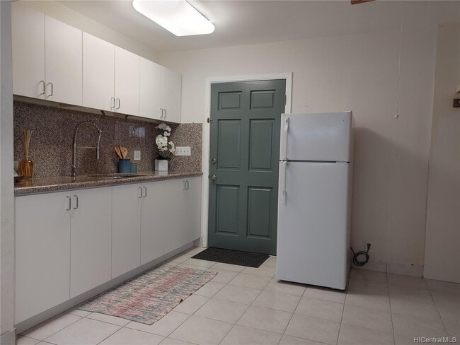 Building Photo - 1871 Halekoa Dr