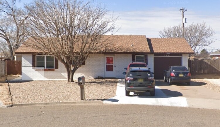 Primary Photo - 300 Tucker Cir