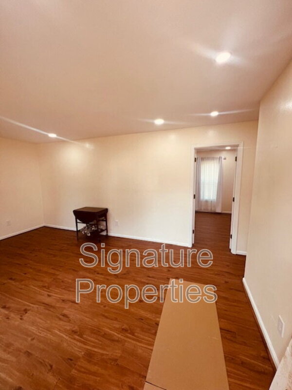 Foto del edificio - 1805 Maplewood Ave