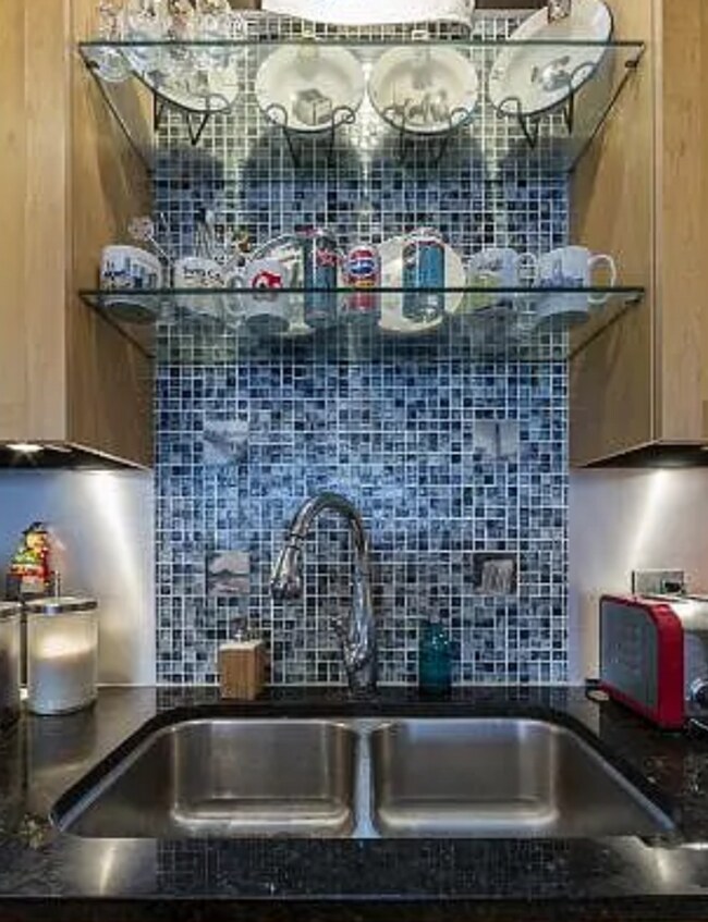 Building Photo - CW Lofts