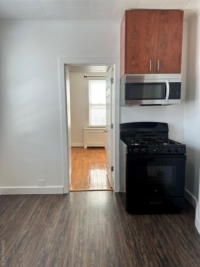 Foto del edificio - 60-34 56th Rd