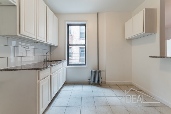 Building Photo - Newly Renovated 3BR in Park Slope