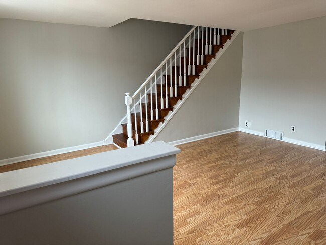 Building Photo - Updated 3BR House Available for Rent