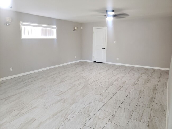 Building Photo - Historic District 3 be d3 bath home w/ RV gate