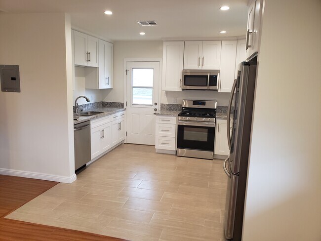 Foto del edificio - 2515 1/2 Foothill Blvd