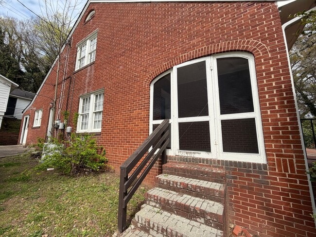 Building Photo - 1143 A&amp;B N Broad St.