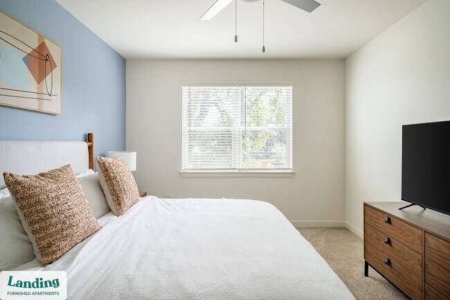 Foto del edificio - 6225 Mobile Hwy