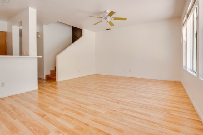 Building Photo - 1311 Phlox Ct