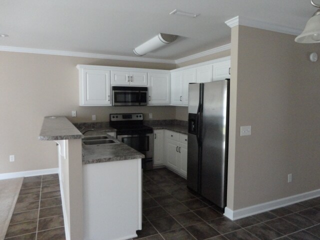 Building Photo - 100 Cody Dr