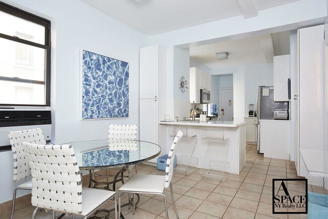 Building Photo - 105 East 88th Street
