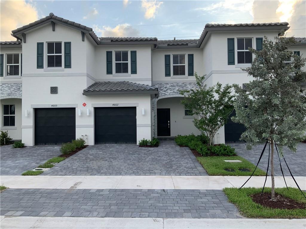 Foto principal - 4662 NW 120th Way