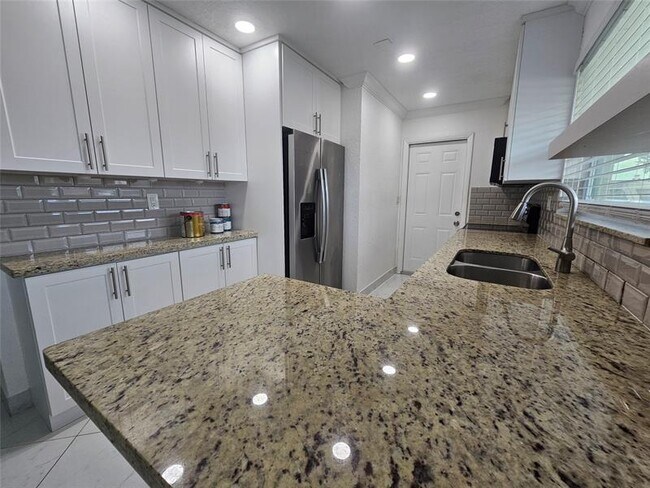Foto del edificio - 3490 SW 19th St
