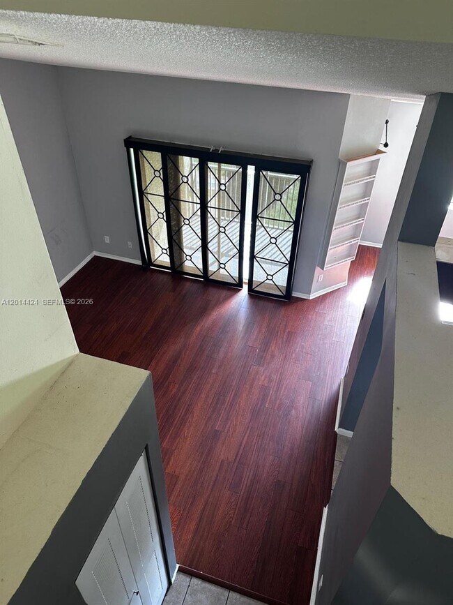Building Photo - 979 Coral Club Dr