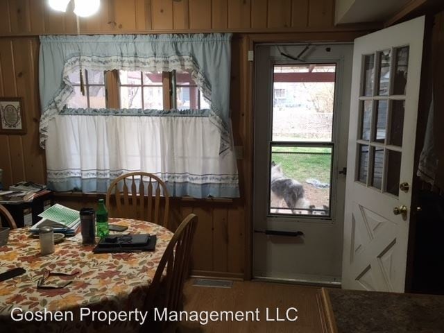 Building Photo - 2 br, 1.5 bath House - 644 S Yale