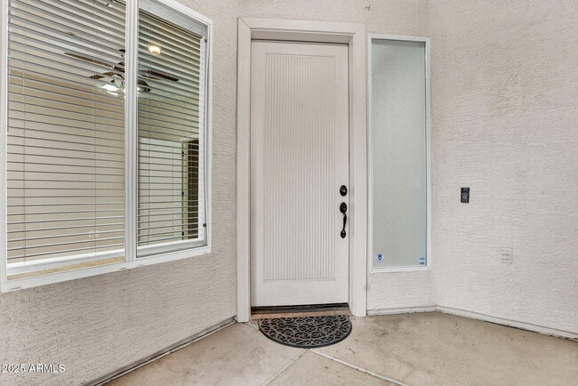 Building Photo - 1414 W Coral Reef Dr