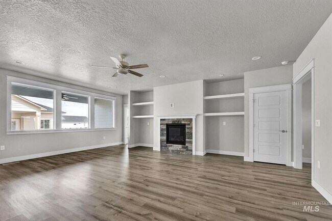 Foto del edificio - Immaculate Single-Level Home w/3-Car Garage