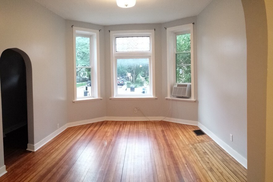 Sunny Living Room - 1713 W Irving Park Rd