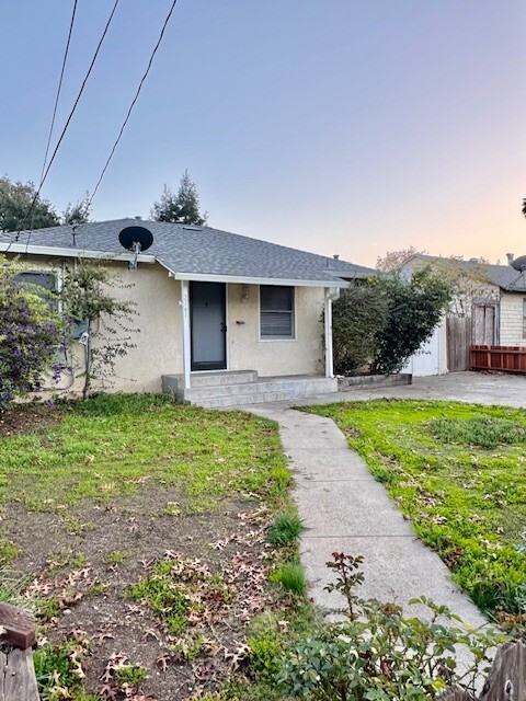 Foto del edificio - 2761 Bonifacio St