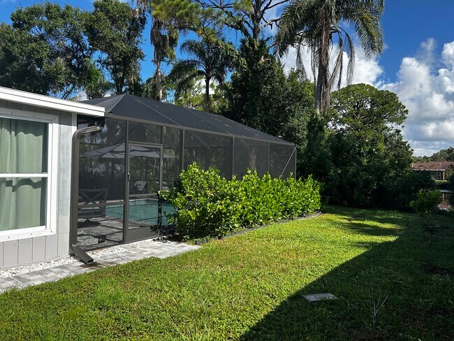 Foto del edificio - 3024 Woodpine Cir