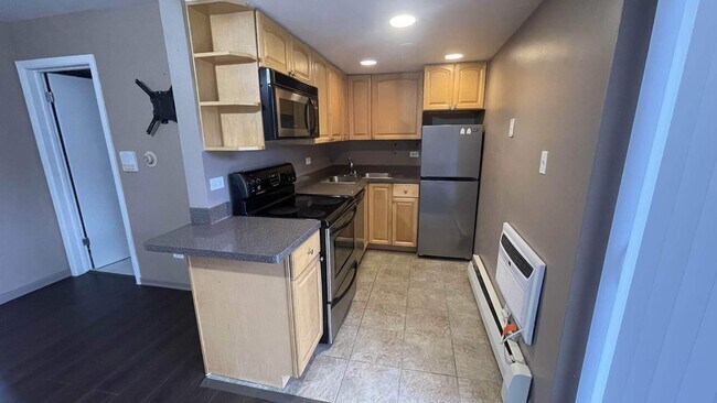 Foto del edificio - 6152 W Rosedale Ave