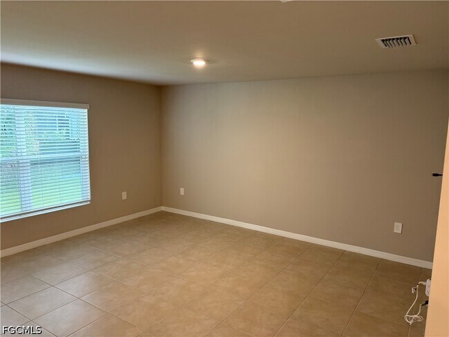 Foto del edificio - 5013 Placid Ln