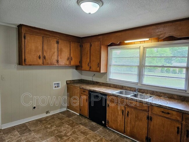 Building Photo - 1221 Auten Rd