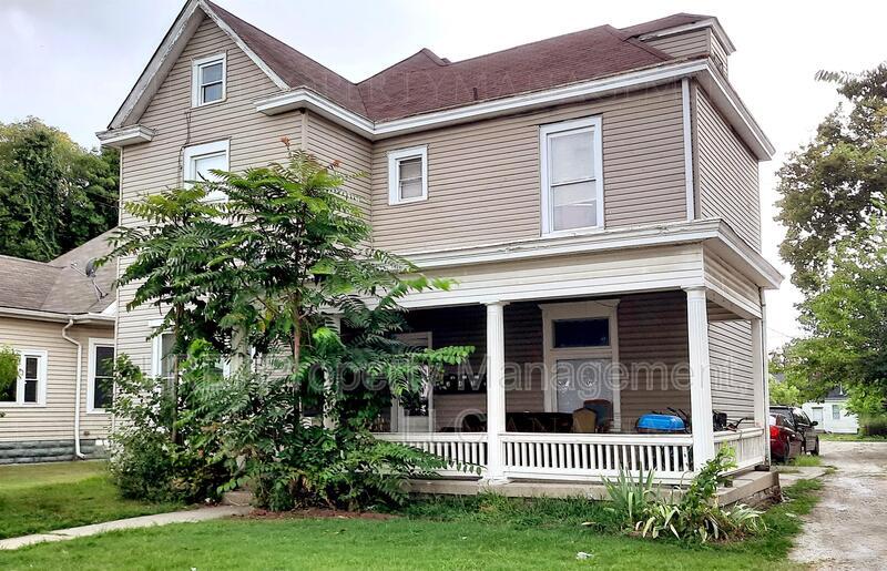 1747 E Oak St, New Albany, IN 47150 Condo for Rent in New Albany, IN