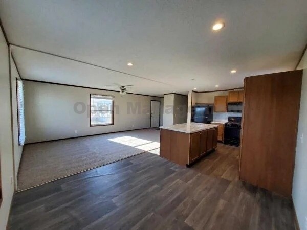 Foto del edificio - 511 E 1st St