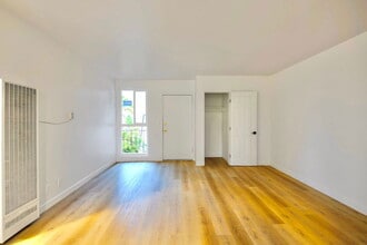 Building Photo - 6828 Fulton Ave