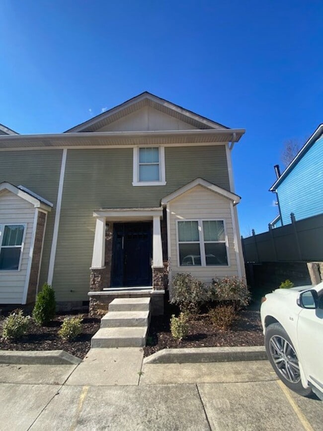 Building Photo - 2020 Fletcher Rd NW