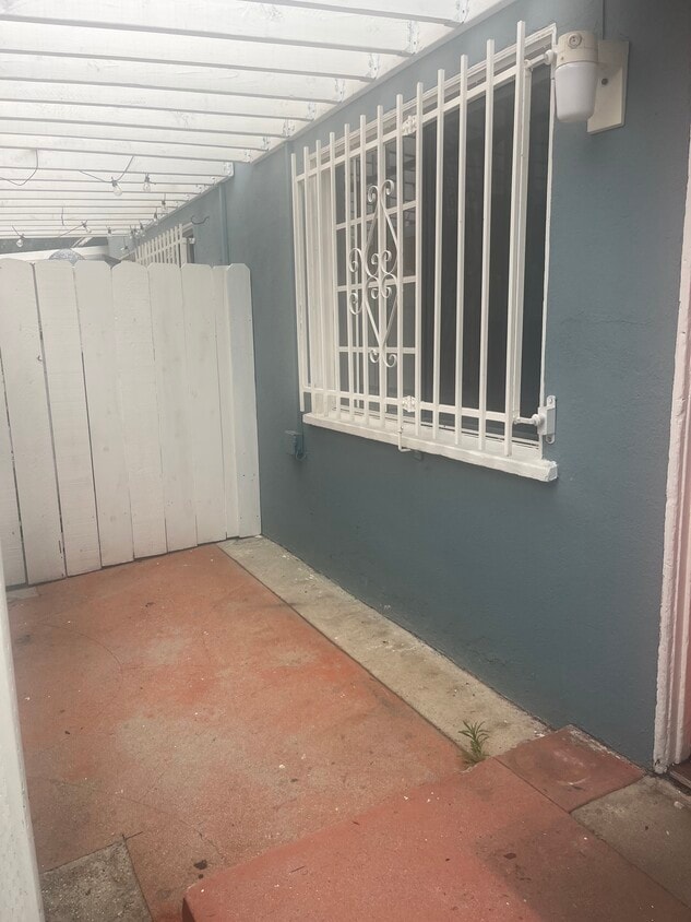 Private Patio - 626 Rose Ave