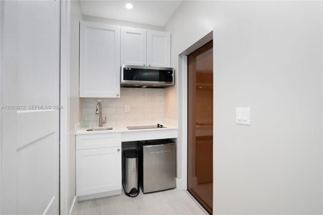 Foto del edificio - 2368 SW 21st St