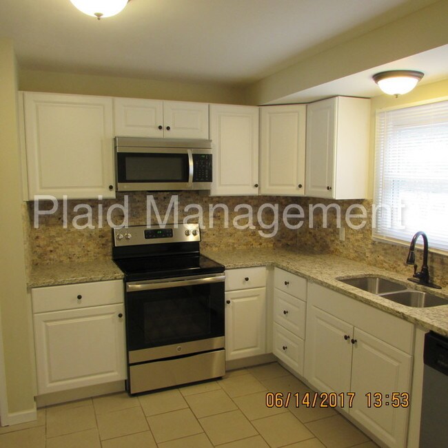Foto del edificio - 1620 NW 66th Ter
