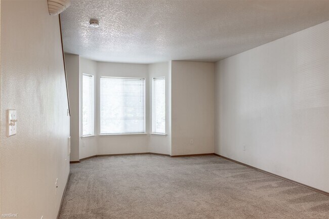 Foto del edificio - 2 br, 1.5 bath Townhome - 5292 Southwest 1...