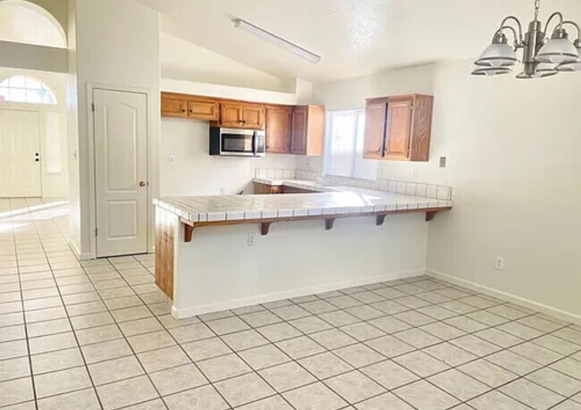 Building Photo - Beautiful home for rent in southwest.
